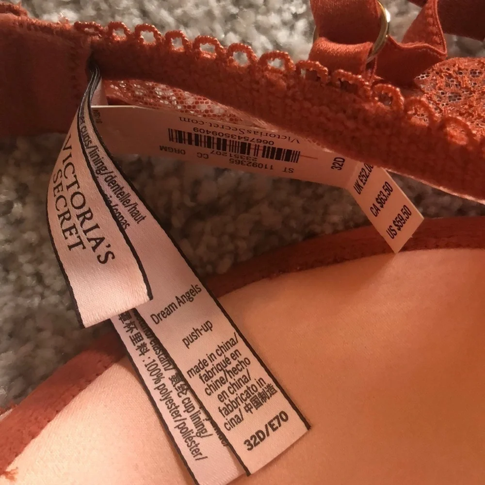 NWT Victoria’s Secret bra size 32D